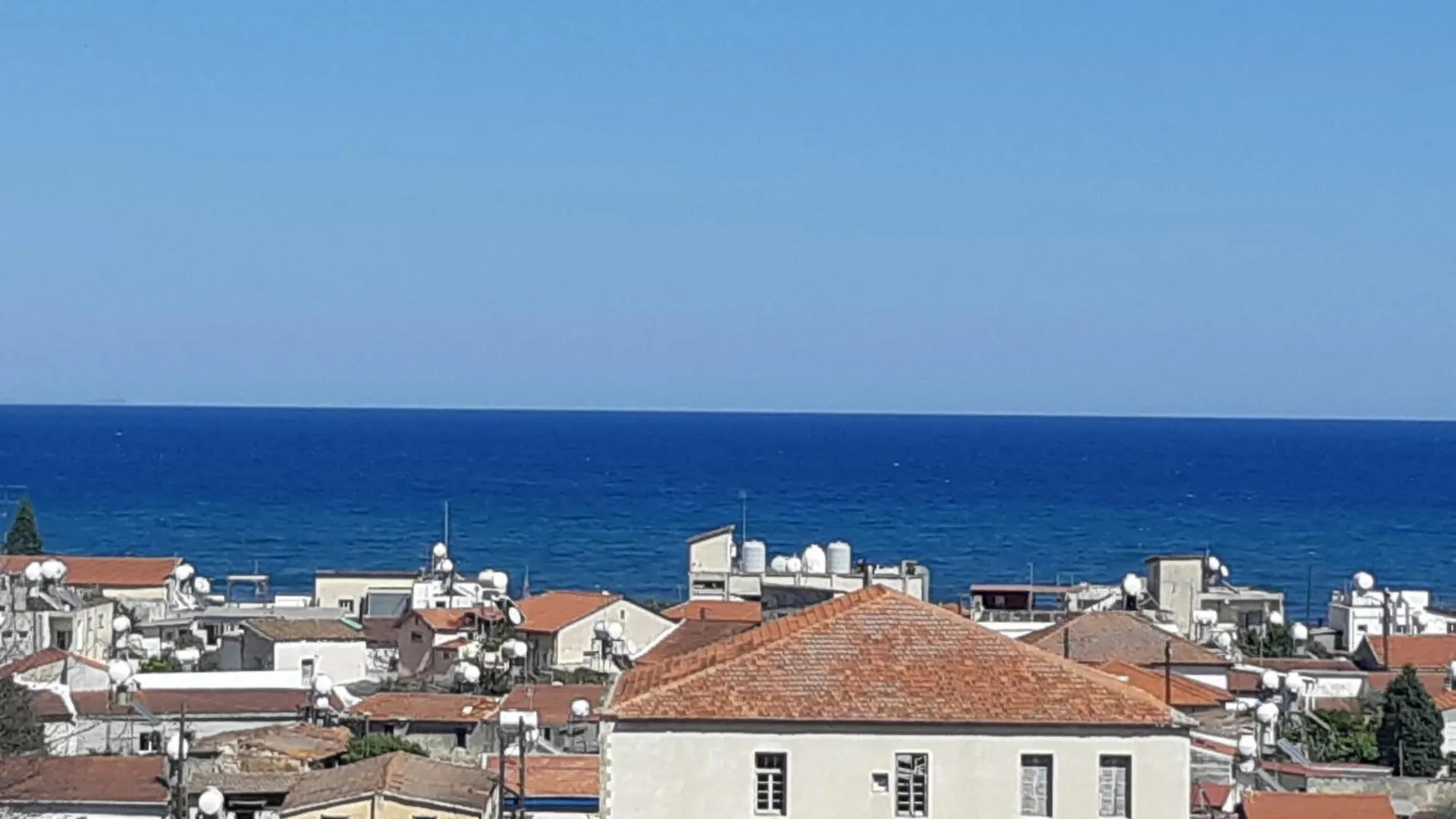 Sea View Floral Suite - 2 Bedroom, Swimming Pool Λάρνακα 0*,  Κύπρος