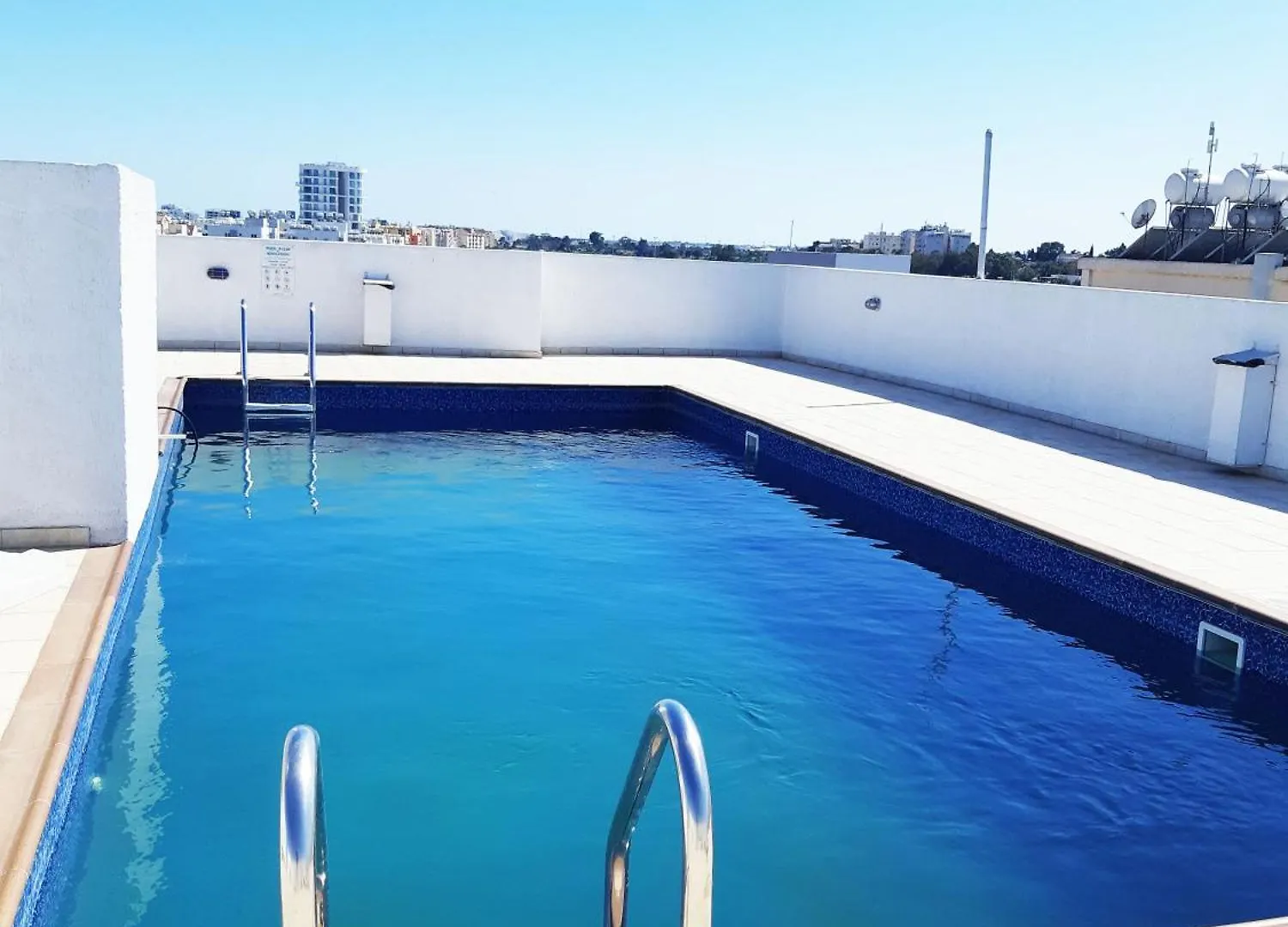 Sea View Floral Suite - 2 Bedroom, Swimming Pool Λάρνακα Διαμέρισμα